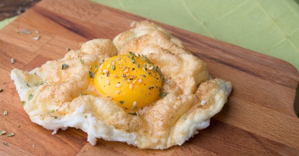 eggs on cloud bread